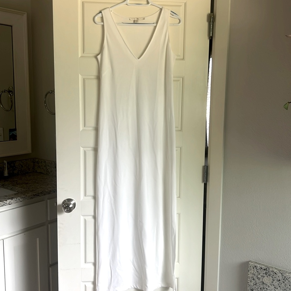 Boston Proper White V-Neck Sleeveless Maxi Dress